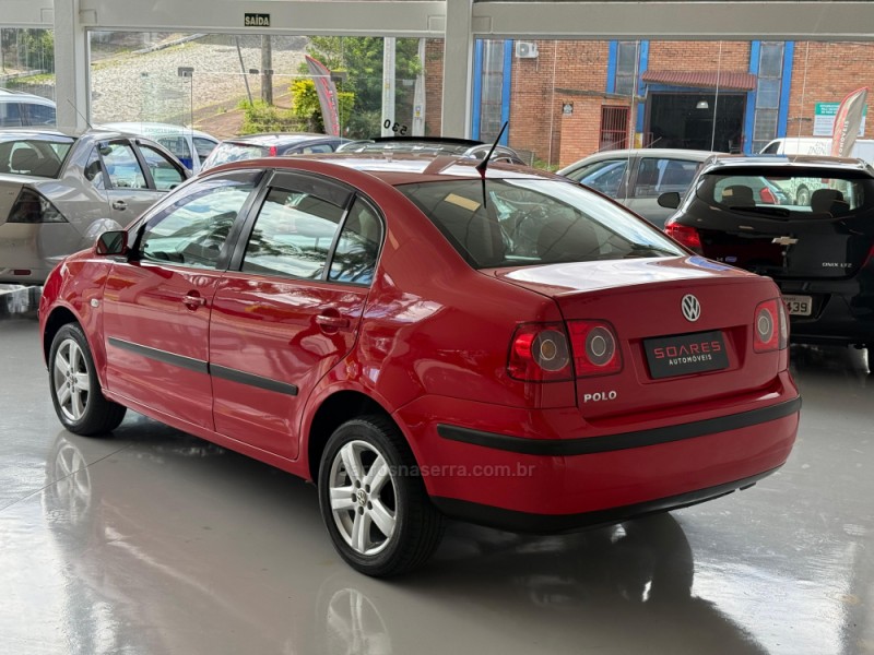 POLO SEDAN 1.6 8V GASOLINA 4P MANUAL - 2009 - NOVO HAMBURGO