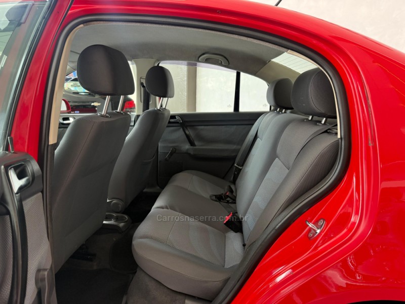 POLO SEDAN 1.6 8V GASOLINA 4P MANUAL - 2009 - NOVO HAMBURGO