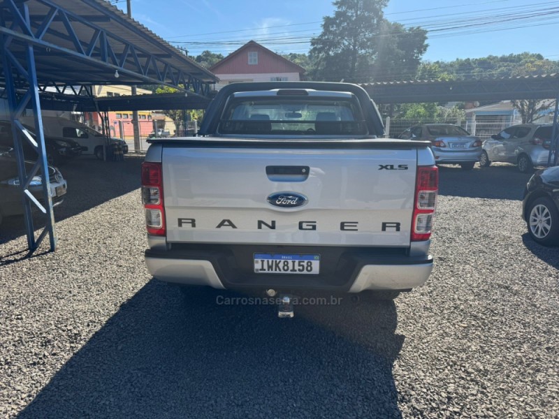 RANGER 2.5 XLS 4X2 CD 16V FLEX 4P MANUAL - 2015 - IGREJINHA