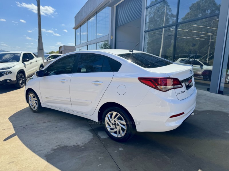 HB20S 1.0 COMFORT PLUS 12V FLEX 4P MANUAL - 2019 - LAJEADO