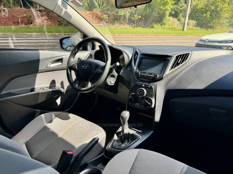 HB20S 1.0 COMFORT PLUS 12V FLEX 4P MANUAL - 2019 - LAJEADO