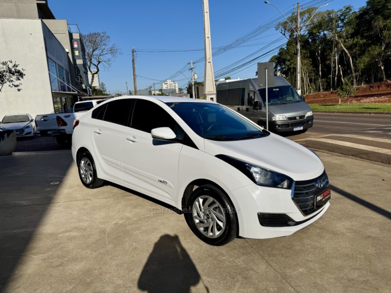 HB20S 1.0 COMFORT PLUS 12V FLEX 4P MANUAL - 2019 - LAJEADO