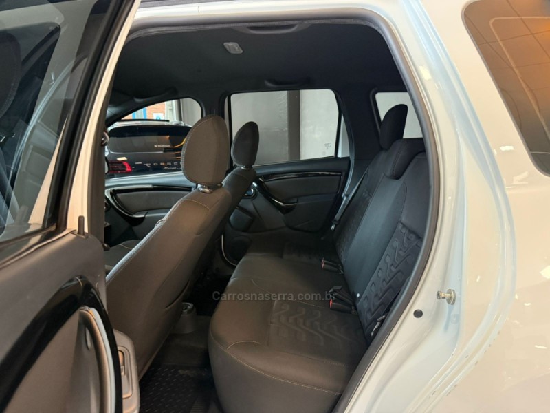 DUSTER 1.6 DYNAMIQUE 4X2 16V FLEX 4P AUTOMÁTICO - 2020 - NOVO HAMBURGO