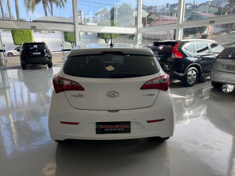 HB20 1.6 PREMIUM 16V FLEX 4P MANUAL - 2013 - NOVO HAMBURGO