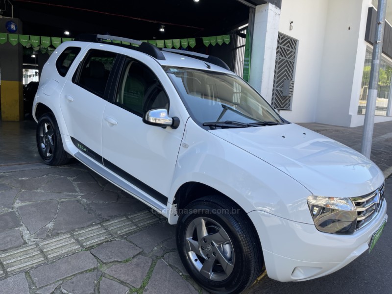 DUSTER 1.6 TECH ROAD 4X2 16V FLEX 4P MANUAL - 2014 - BENTO GONçALVES