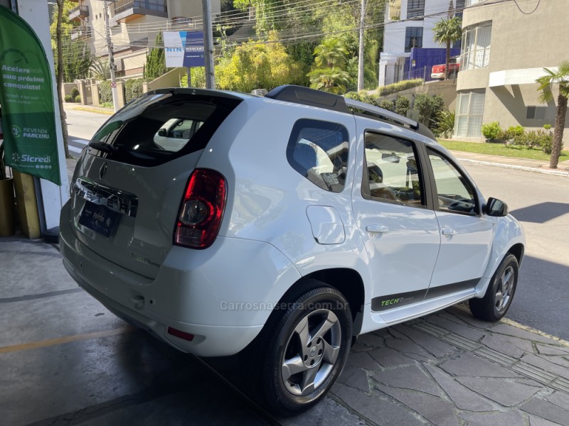 DUSTER 1.6 TECH ROAD 4X2 16V FLEX 4P MANUAL - 2014 - BENTO GONçALVES