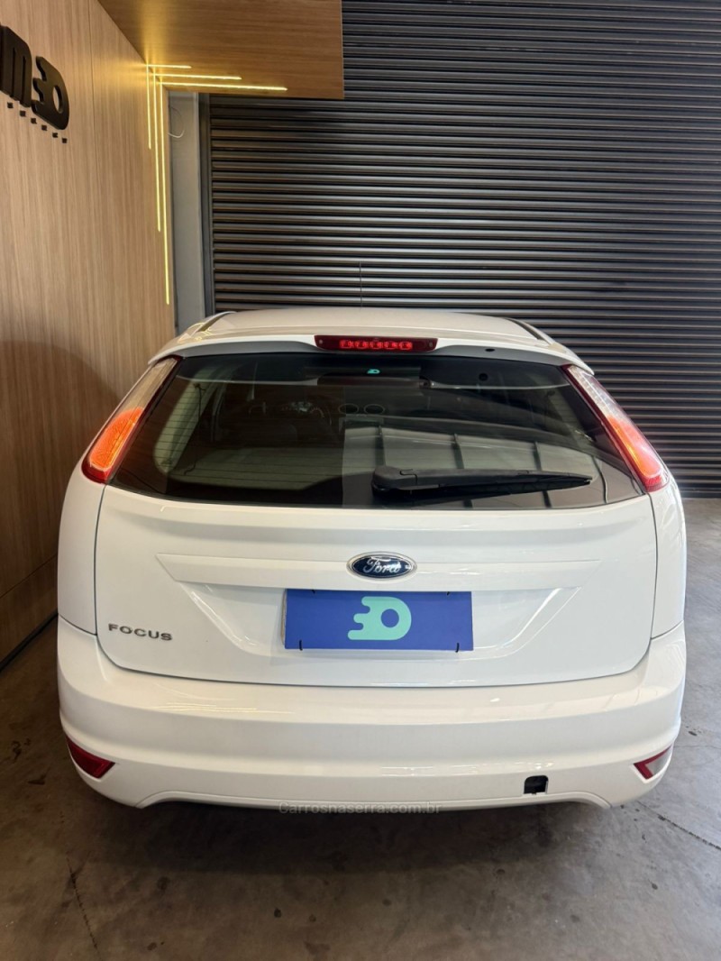 FOCUS 1.6 SE 16V FLEX 4P MANUAL - 2013 - LAJEADO