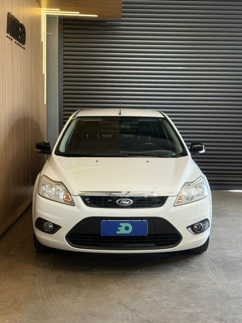 FOCUS 1.6 SE 16V FLEX 4P MANUAL - 2013 - LAJEADO