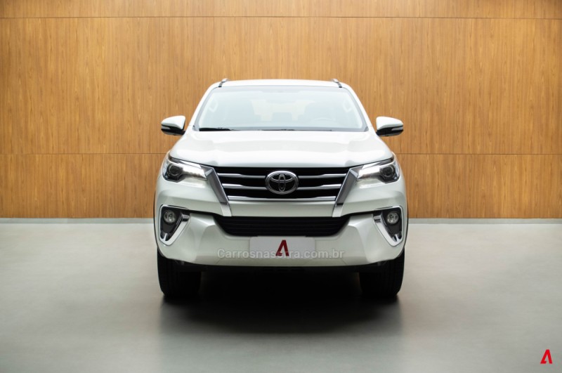 HILUX SW4 2.8 SRX 4X4 7 LUGARES 16V TURBO INTERCOOLER DIESEL 4P AUTOMÁTICO - 2016 - GARIBALDI