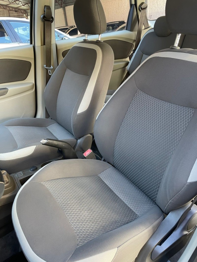 SPIN 1.8 LT 8V FLEX 4P MANUAL - 2014 - NOVO HAMBURGO