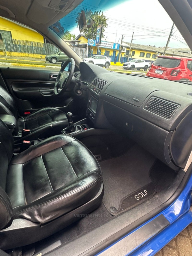 GOLF 1.6 MI PLUS 8V GASOLINA 4P MANUAL - 2001 - PAROBé