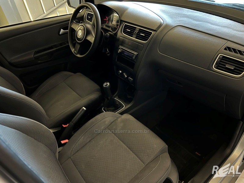 FOX 1.0 MI 8V FLEX 4P MANUAL - 2011 - SAPIRANGA