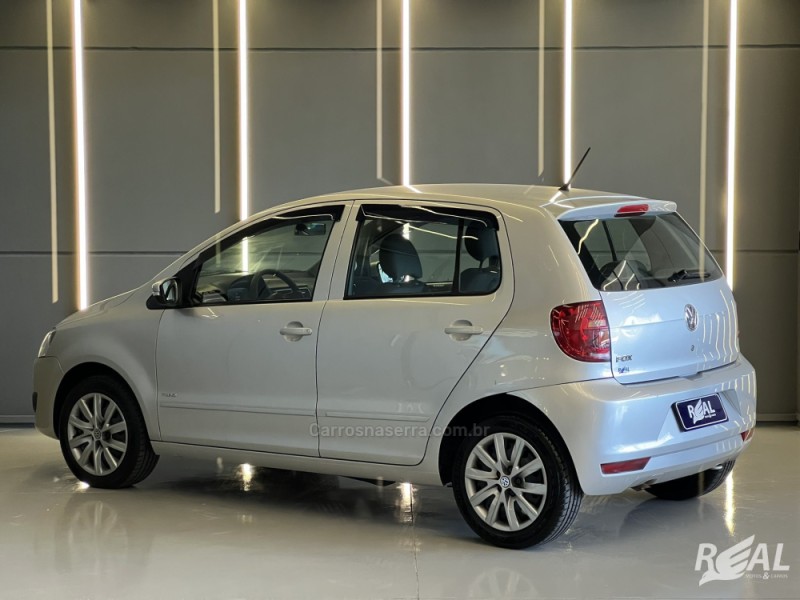 FOX 1.0 MI 8V FLEX 4P MANUAL - 2011 - SAPIRANGA