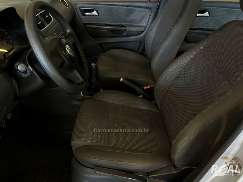 FOX 1.0 MI 8V FLEX 4P MANUAL - 2011 - SAPIRANGA