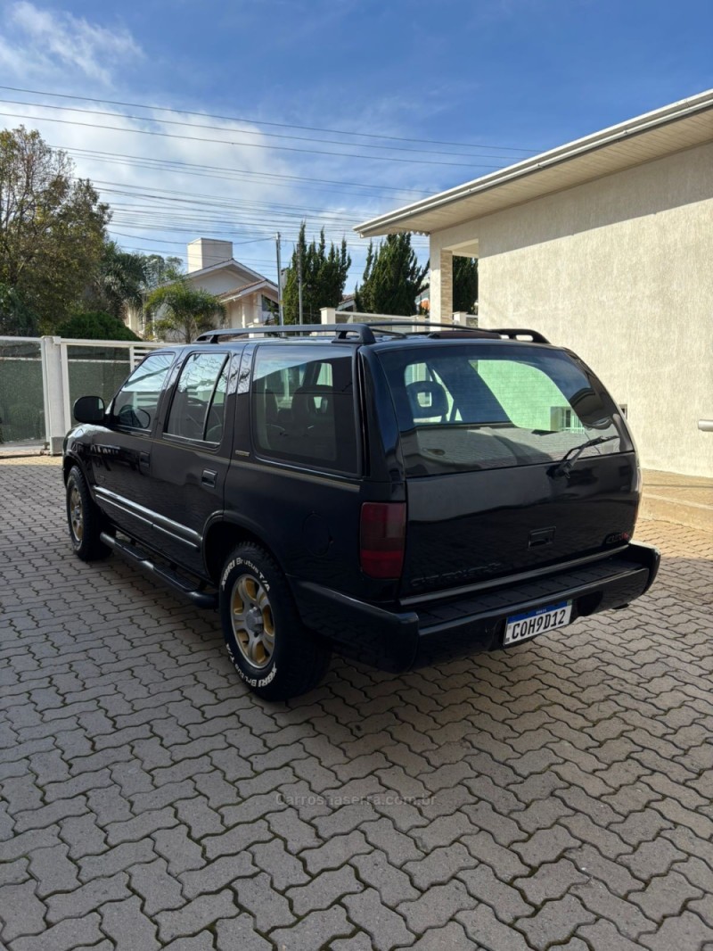 BLAZER 4.3 SFI DLX EXECUTIVE 4X2 V6 12V GASOLINA 4P AUTOMÁTICO - 1998 - FLORES DA CUNHA