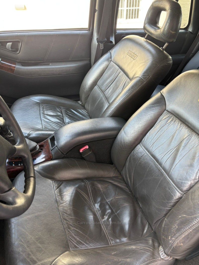 BLAZER 4.3 SFI DLX EXECUTIVE 4X2 V6 12V GASOLINA 4P AUTOMÁTICO - 1998 - FLORES DA CUNHA