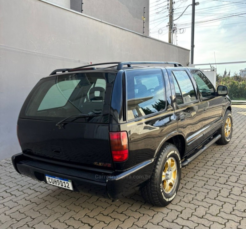BLAZER 4.3 SFI DLX EXECUTIVE 4X2 V6 12V GASOLINA 4P AUTOMÁTICO - 1998 - FLORES DA CUNHA