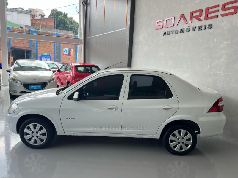 PRISMA 1.4 MPFI MAXX 8V FLEX 4P MANUAL - 2011 - NOVO HAMBURGO