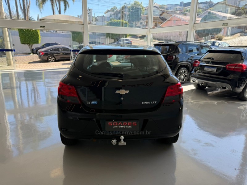ONIX 1.4 MPFI LTZ 8V FLEX 4P MANUAL - 2016 - NOVO HAMBURGO
