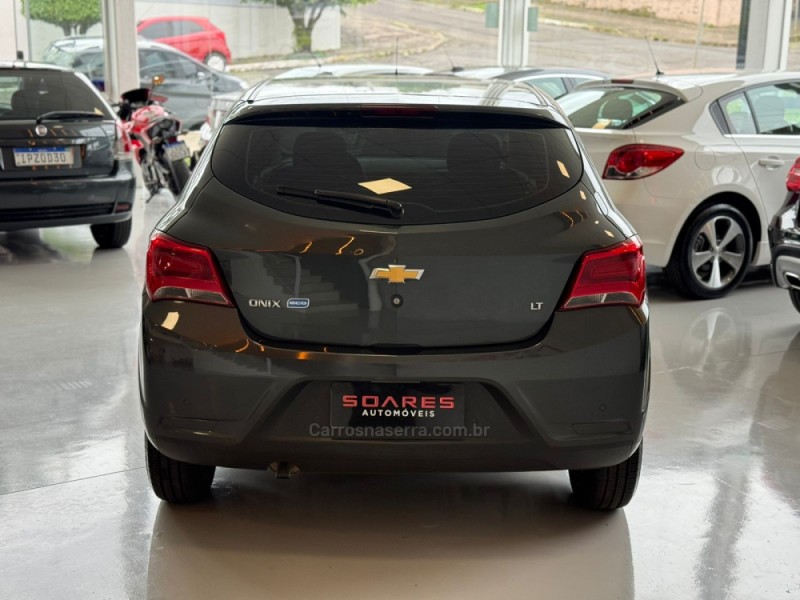 ONIX 1.0 LT PLUS 8V FLEX 4P MANUAL - 2018 - NOVO HAMBURGO