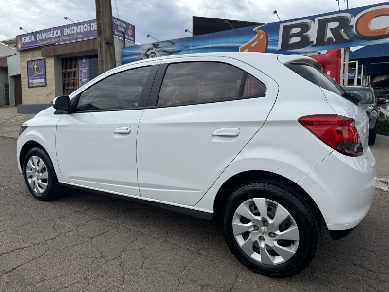 ONIX 1.4 MPFI LT 8V FLEX 4P MANUAL - 2014 - DOIS IRMãOS