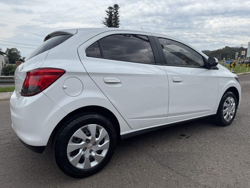 ONIX 1.4 MPFI LT 8V FLEX 4P MANUAL - 2014 - DOIS IRMãOS