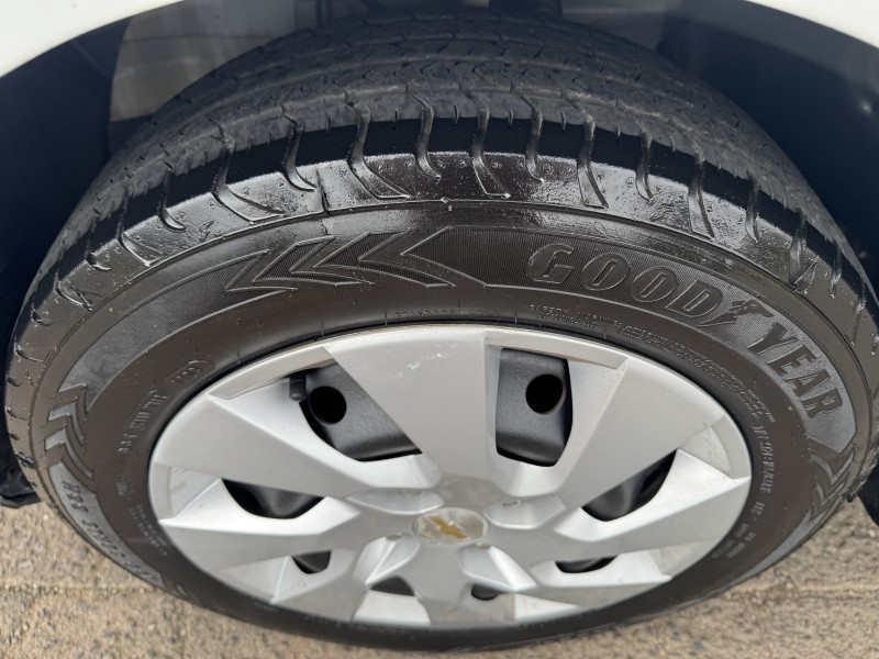 ONIX 1.4 MPFI LT 8V FLEX 4P MANUAL - 2014 - DOIS IRMãOS