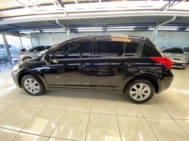 TIIDA 1.8 S 16V GASOLINA 4P MANUAL - 2011 - ESTâNCIA VELHA