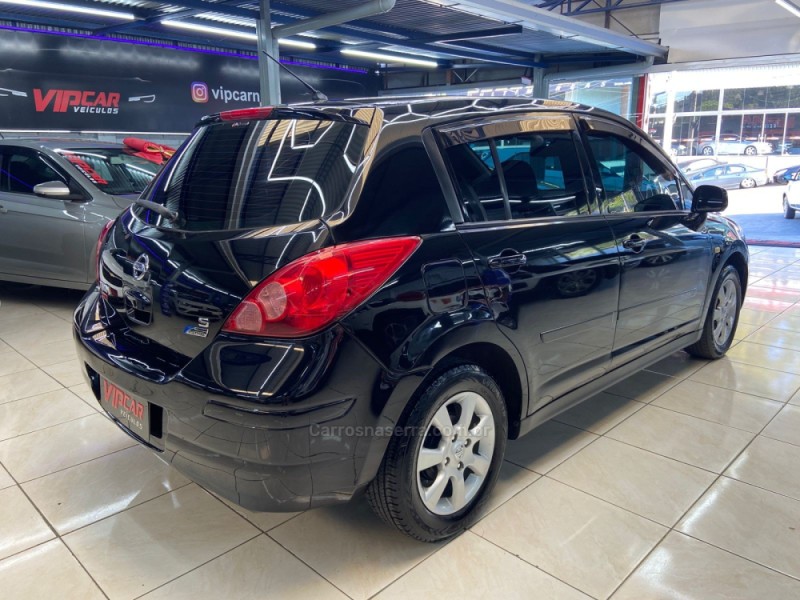TIIDA 1.8 S 16V GASOLINA 4P MANUAL - 2011 - ESTâNCIA VELHA