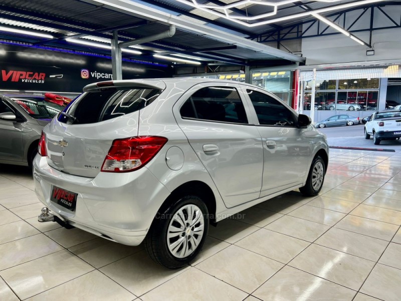 ONIX 1.0 MPFI LT 8V FLEX 4P MANUAL - 2015 - ESTâNCIA VELHA