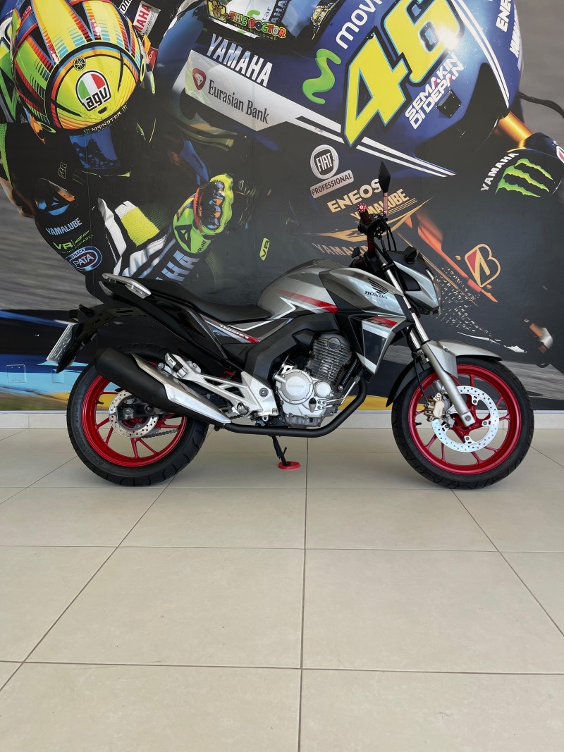 HONDA - CB 250F TWISTER - 2018/2018 - Prata - R$ 18.900,00