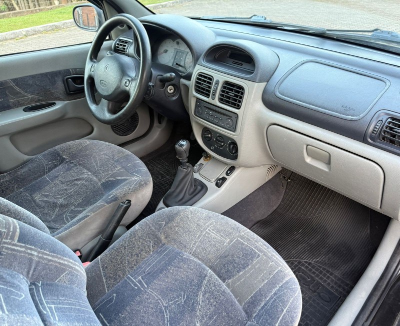 CLIO 1.0 PRIVILÉGE SEDAN 16V GASOLINA 4P MANUAL - 2005 - CANELA