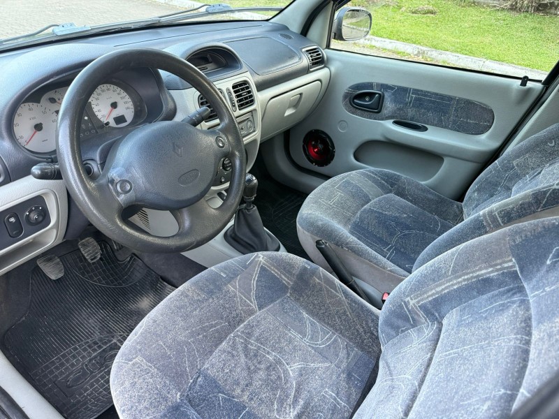 CLIO 1.0 PRIVILÉGE SEDAN 16V GASOLINA 4P MANUAL - 2005 - CANELA
