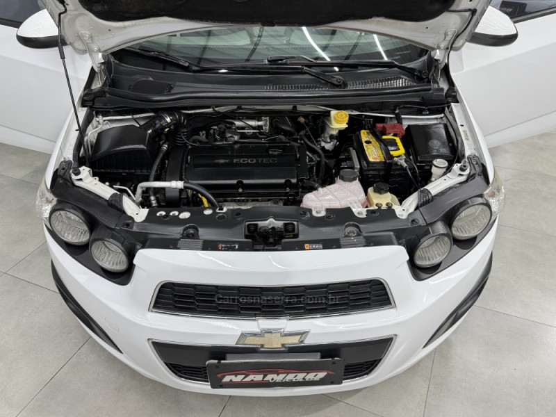 SONIC 1.6 LT SEDAN 16V FLEX 4P AUTOMÁTICO - 2013 - SAPIRANGA