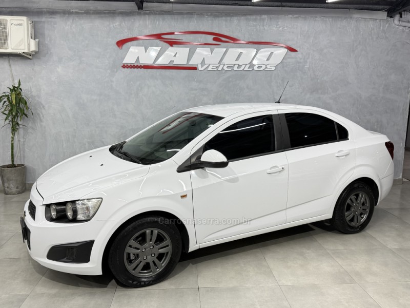 sonic 1.6 lt sedan 16v flex 4p automatico 2013 sapiranga