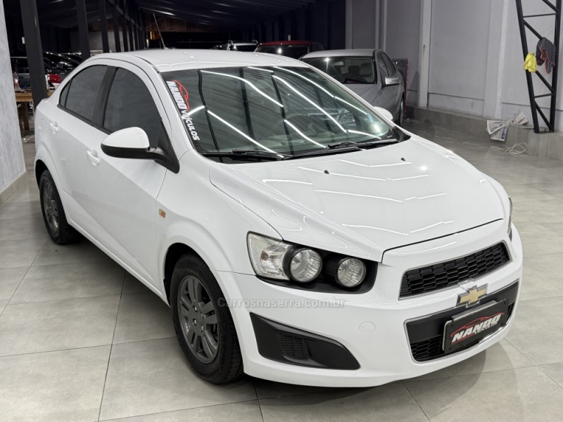 SONIC 1.6 LT SEDAN 16V FLEX 4P AUTOMÁTICO - 2013 - SAPIRANGA