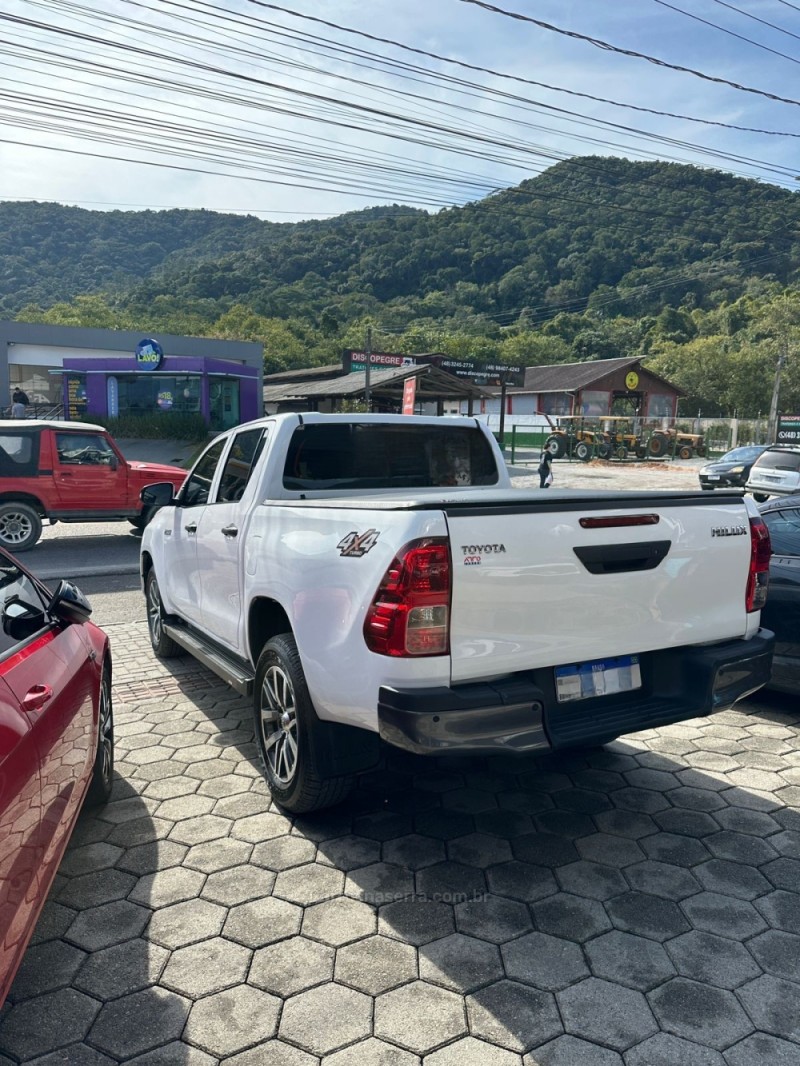 HILUX 2.8 4X4 CD 8V DIESEL 4P MANUAL - 2020 - CAXIAS DO SUL