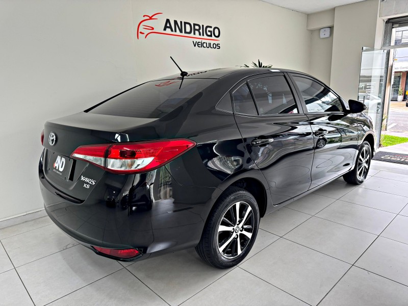 YARIS 1.5 XS SEDAN 16V FLEX 4P AUTOMÁTICO - 2022 - CAXIAS DO SUL