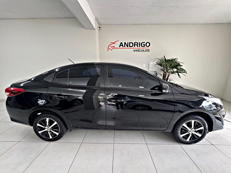 YARIS 1.5 XS SEDAN 16V FLEX 4P AUTOMÁTICO - 2022 - CAXIAS DO SUL