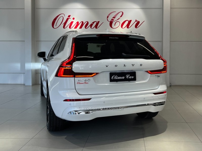 XC60 2.0 T8 RECHARGE PLUS AWD HIBRIDO 4P AUTOMÁTICO - 2026 - FLORES DA CUNHA