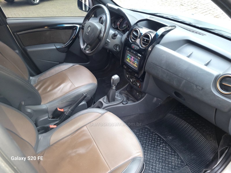 DUSTER 2.0 DYNAMIQUE 4X2 16V FLEX 4P AUTOMÁTICO - 2017 - NOVA PRATA