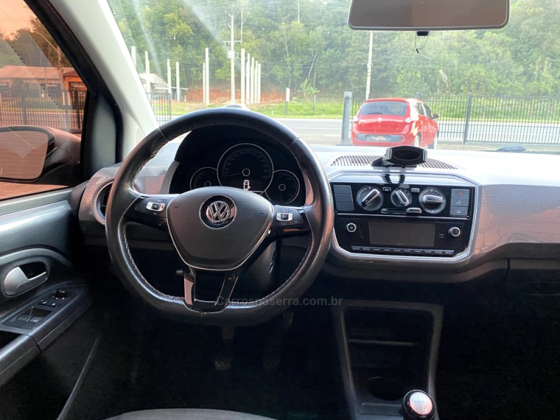 UP 1.0 TSI CROSS 12V FLEX 4P MANUAL - 2018 - PORTãO
