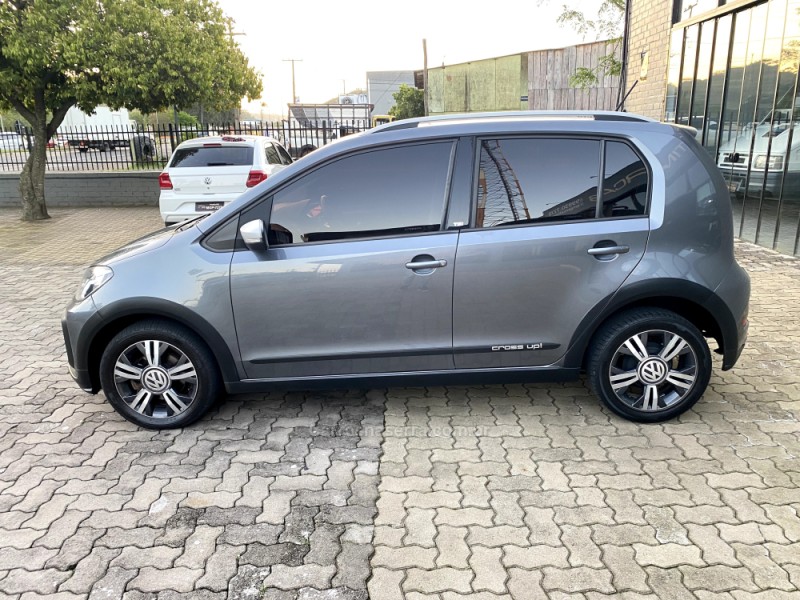 UP 1.0 TSI CROSS 12V FLEX 4P MANUAL - 2018 - PORTãO
