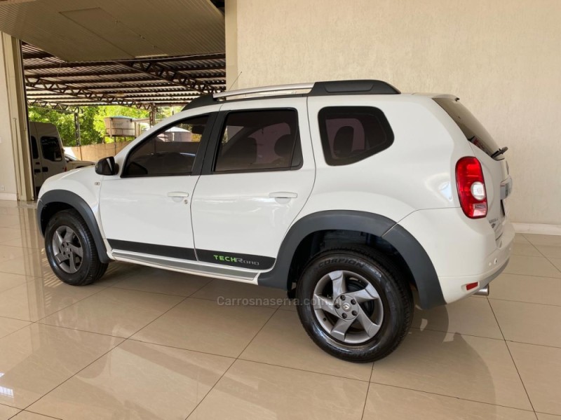 DUSTER 2.0 DYNAMIQUE 4X2 16V FLEX 4P MANUAL - 2014 - LAJEADO
