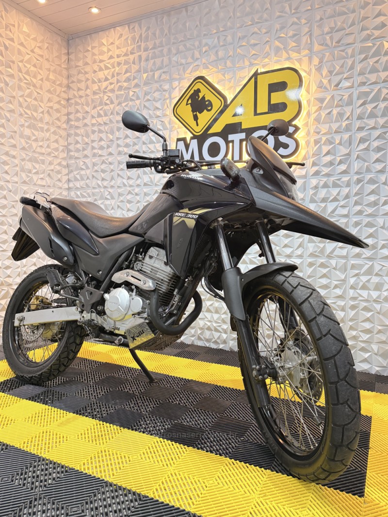 XRE 300 ABS