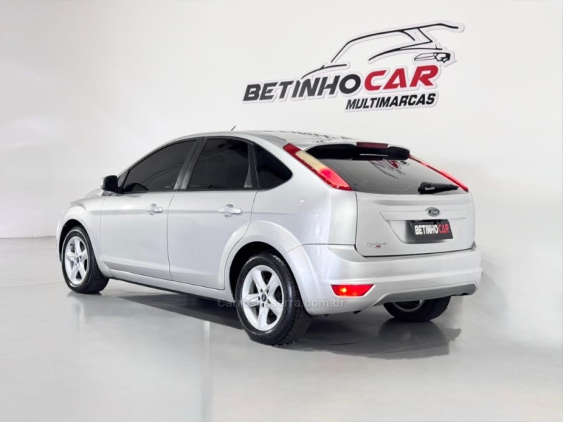 FOCUS 1.6 8V GASOLINA 4P MANUAL - 2011 - ESTâNCIA VELHA