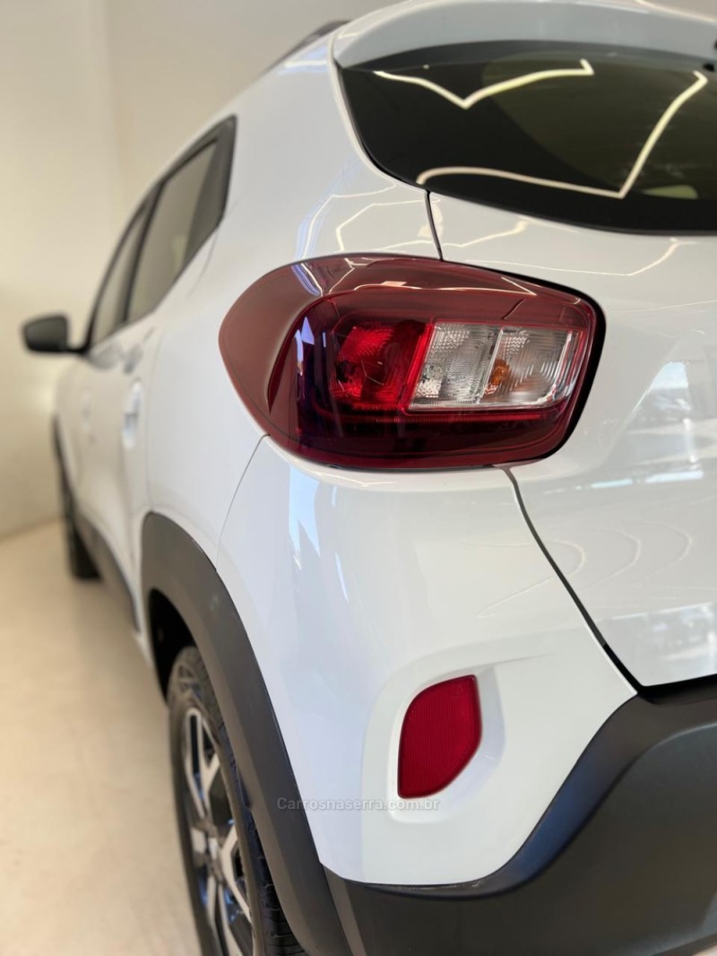 KWID 1.0 12V OUTSIDER FLEX 4P MANUAL - 2024 - NOVO HAMBURGO