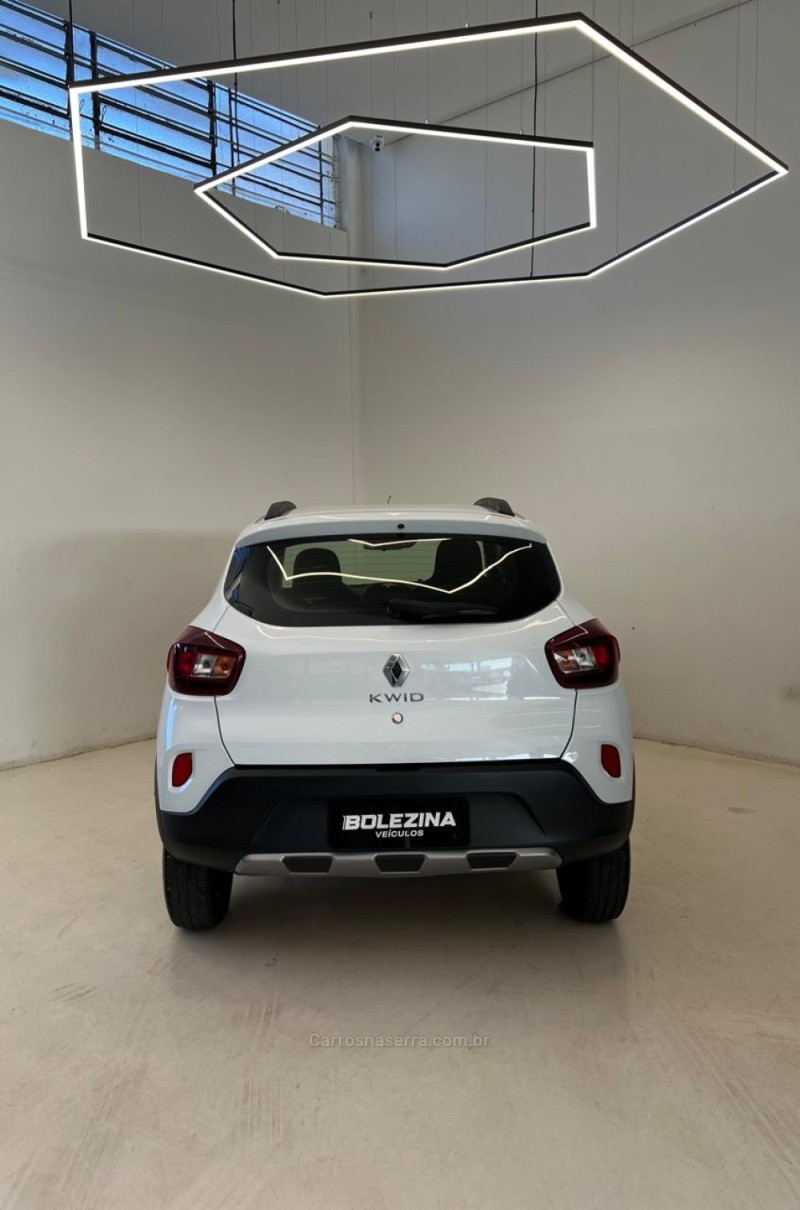KWID 1.0 12V OUTSIDER FLEX 4P MANUAL - 2024 - NOVO HAMBURGO