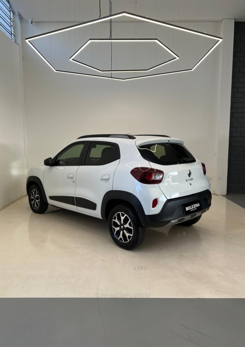 KWID 1.0 12V OUTSIDER FLEX 4P MANUAL - 2024 - NOVO HAMBURGO