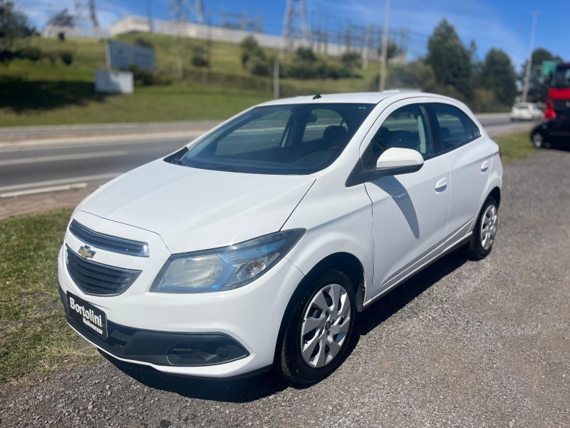 ONIX 1.4 MPFI LT 8V FLEX 4P MANUAL - 2014 - FARROUPILHA